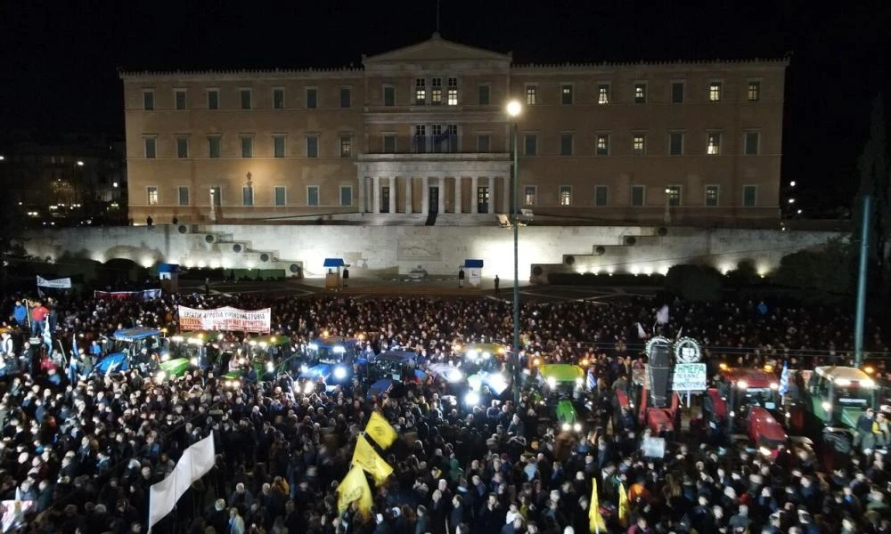 Αγρότες: Στην κυκλοφορία Βασιλίσσης Σοφίας και Πανεπιστημίου - Ποιοι δρόμοι παραμένουν κλειστοί